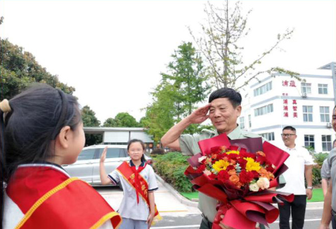 一等功臣王小平走进常州市新北区浦河实验小学